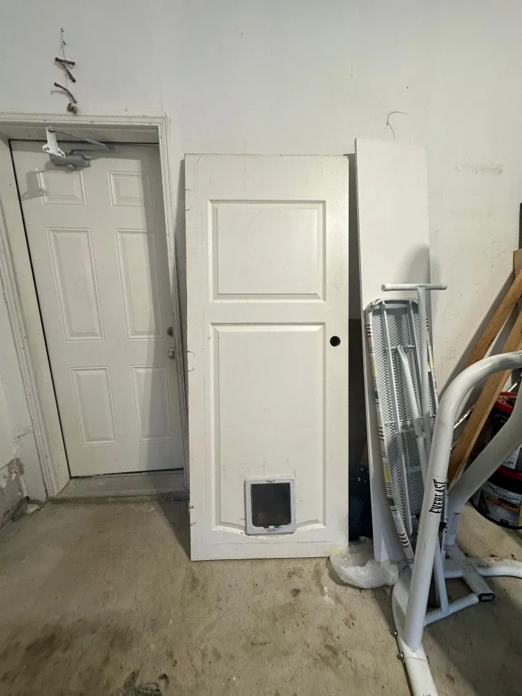 Interior Door with Pet Door image indicator(3)