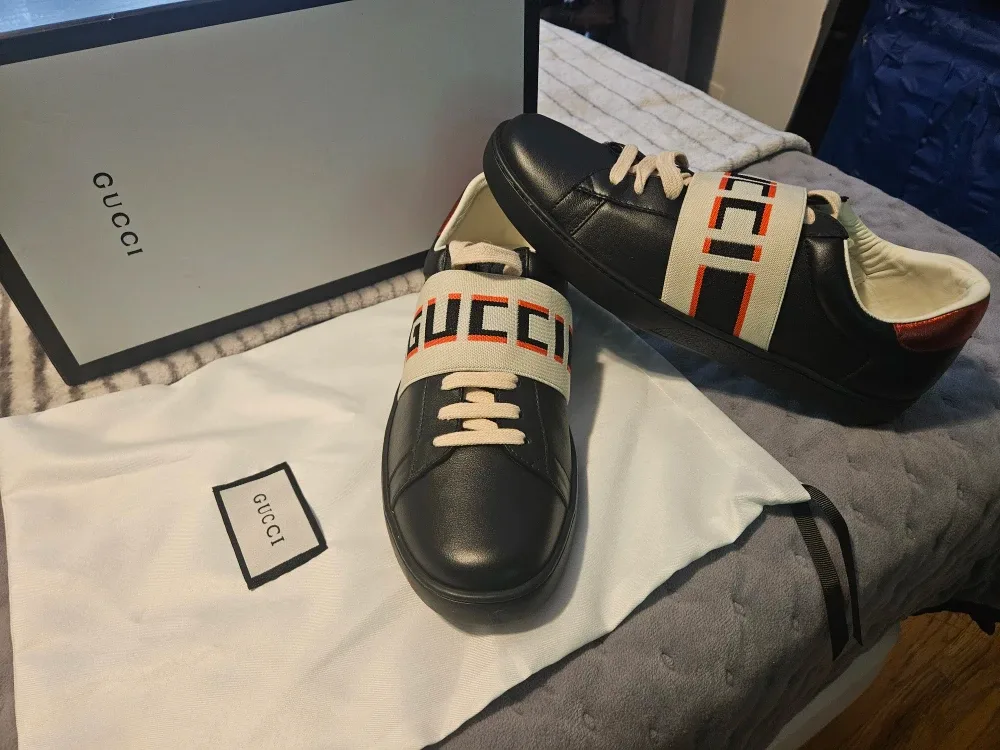Gucci Black Leather Sneakers with Logo Strap image indicator(2)