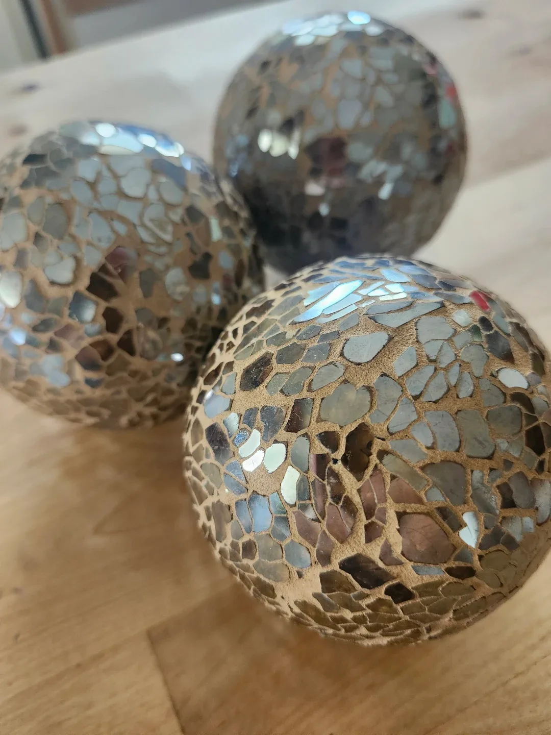 Gold Mosaic Decorative Spheres - Set of 3 image indicator(2)
