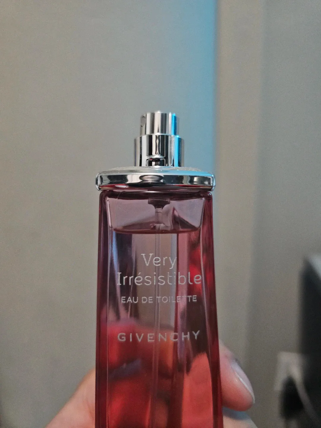 Givenchy Very Irrésistible Eau de Toilette 75ml image indicator(2)