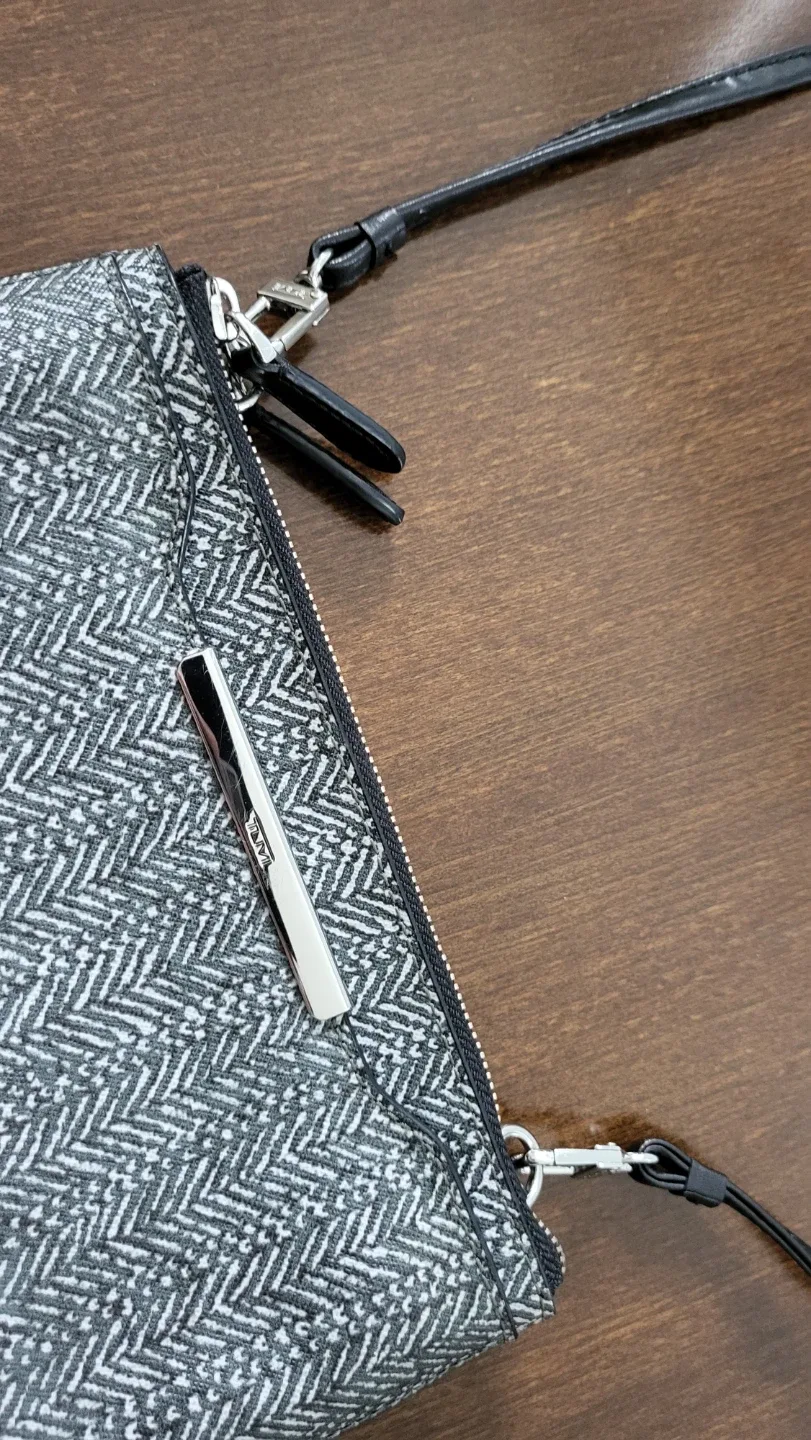 Tumi Crossbody Bag - Like New! image indicator(3)