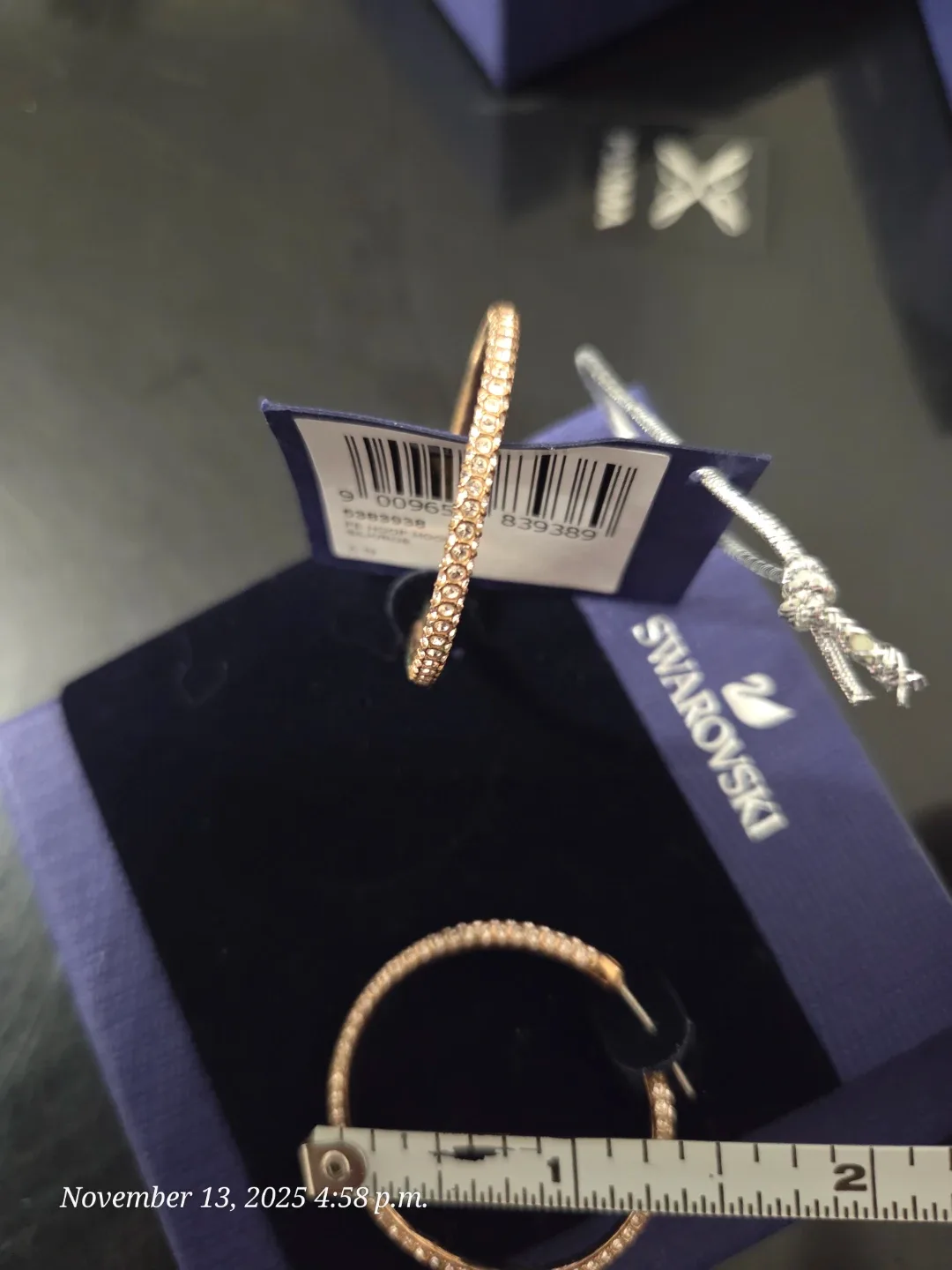 Swarovski earnings image indicator(3)