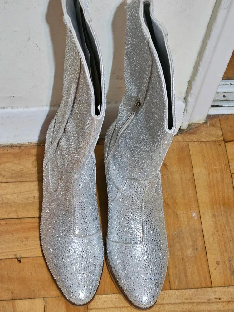 BN)Silver Rhinestone Size 7 Cowboy Boots