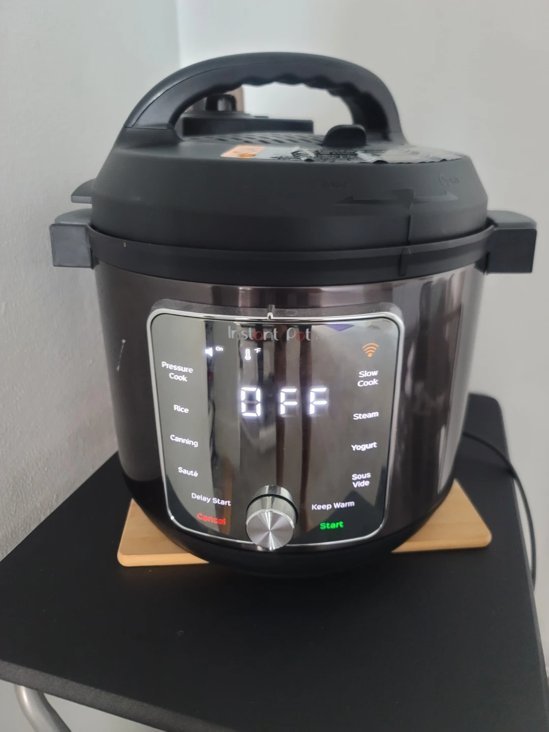 Instant Pot - 6Qt Pro Plus with WiFi - Black
