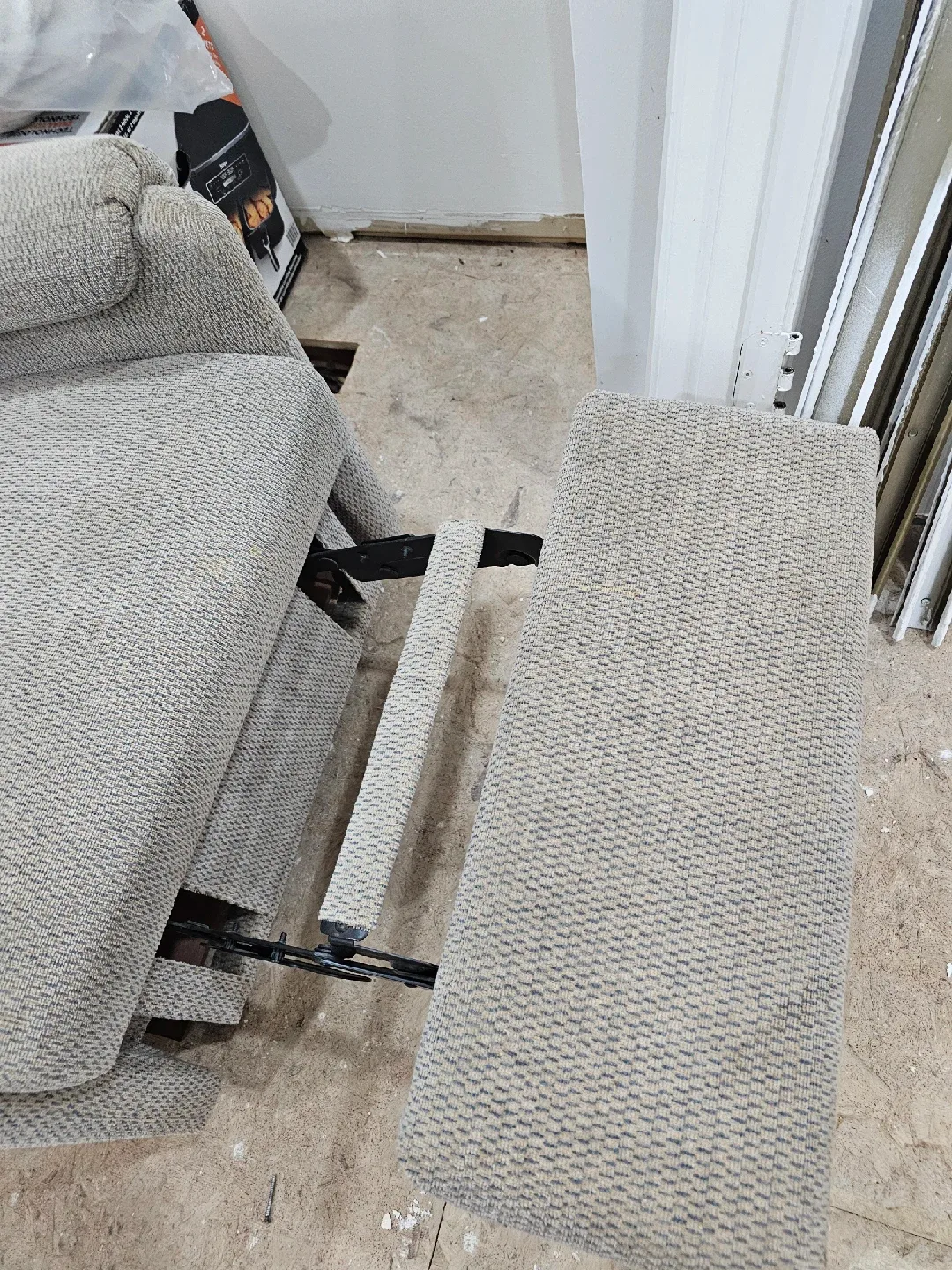 Beige Recliner Chair image indicator(10)