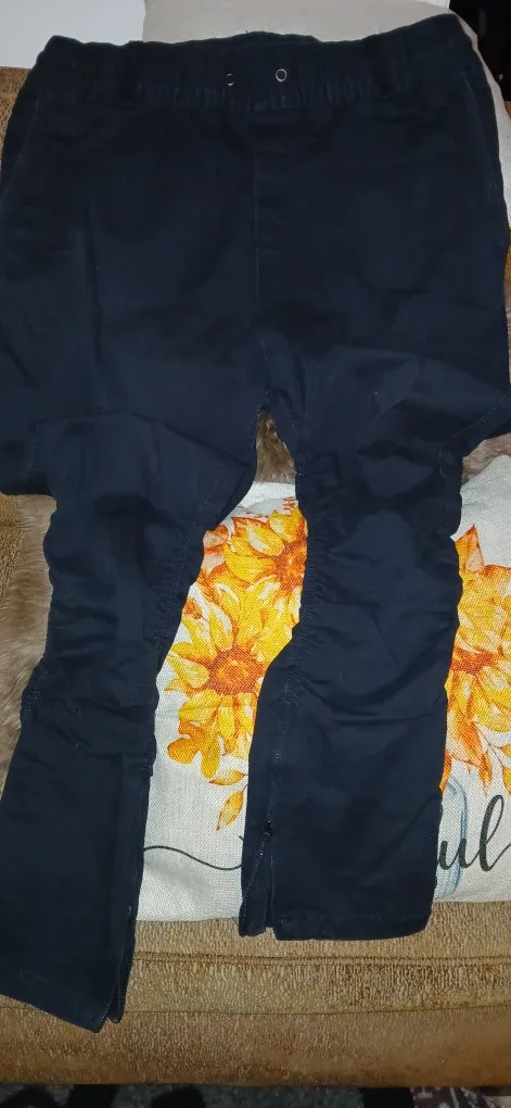 H&M Divided Black Pants - Size 32 image indicator(7)