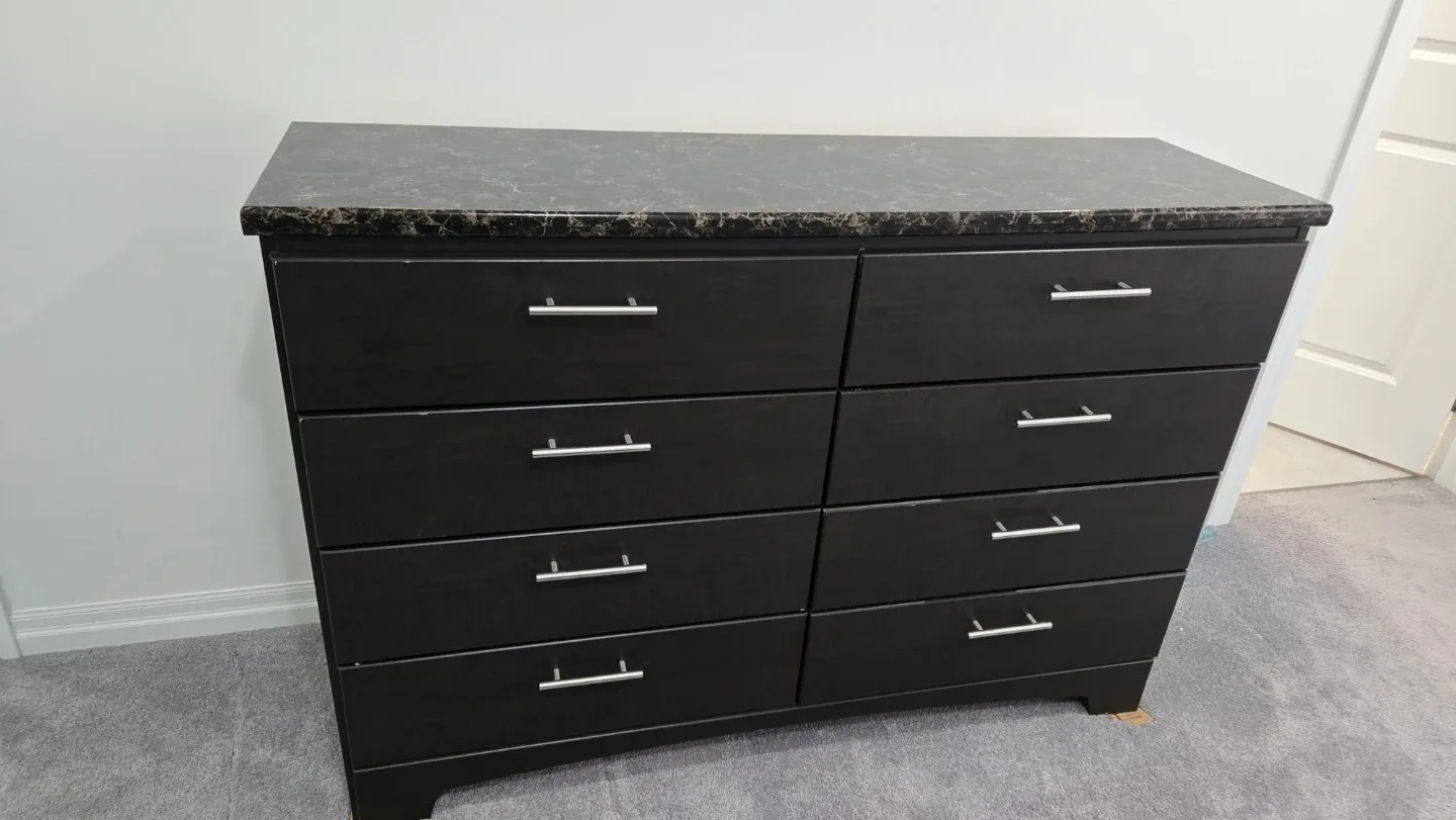 Black 8-Drawer Dresser