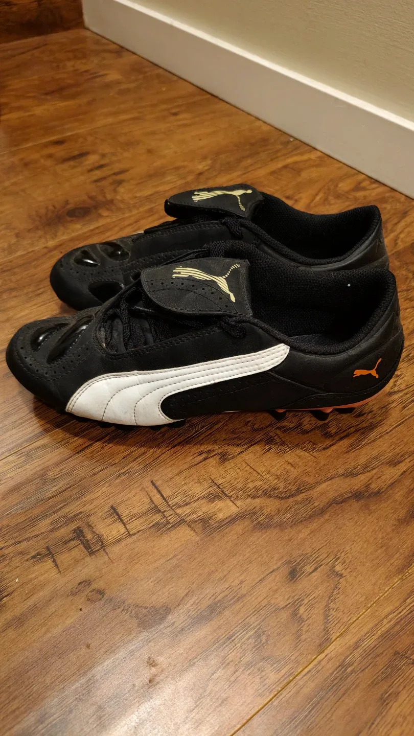 Puma Black Soccer Shoes for women
