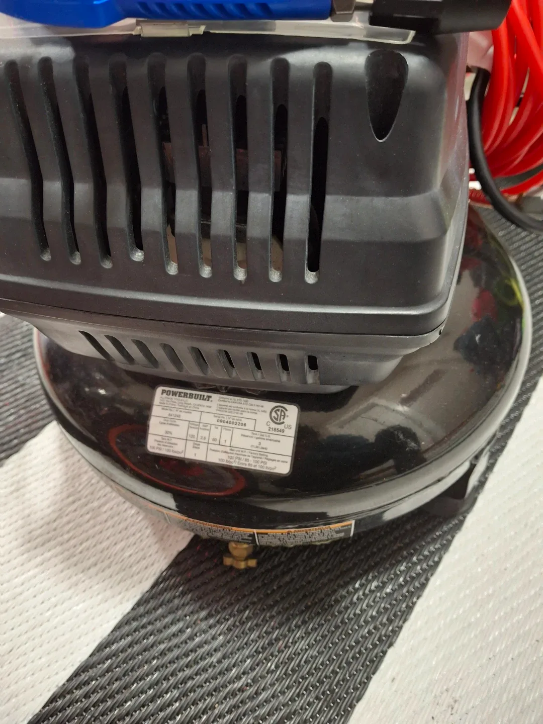 Powerbuilt 3 Gallon Air Compressor image indicator(6)