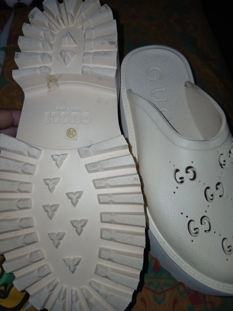 Gucci White Rubber Mules - Size 39 - photo 3