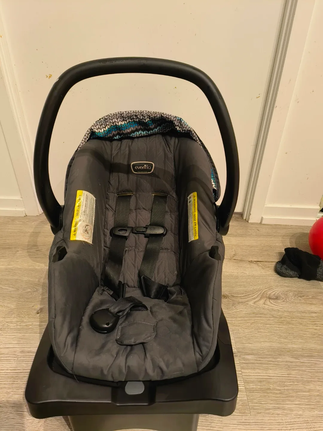 Evenflo Travel System with Infant Car Seat & Stroller image indicator(9)