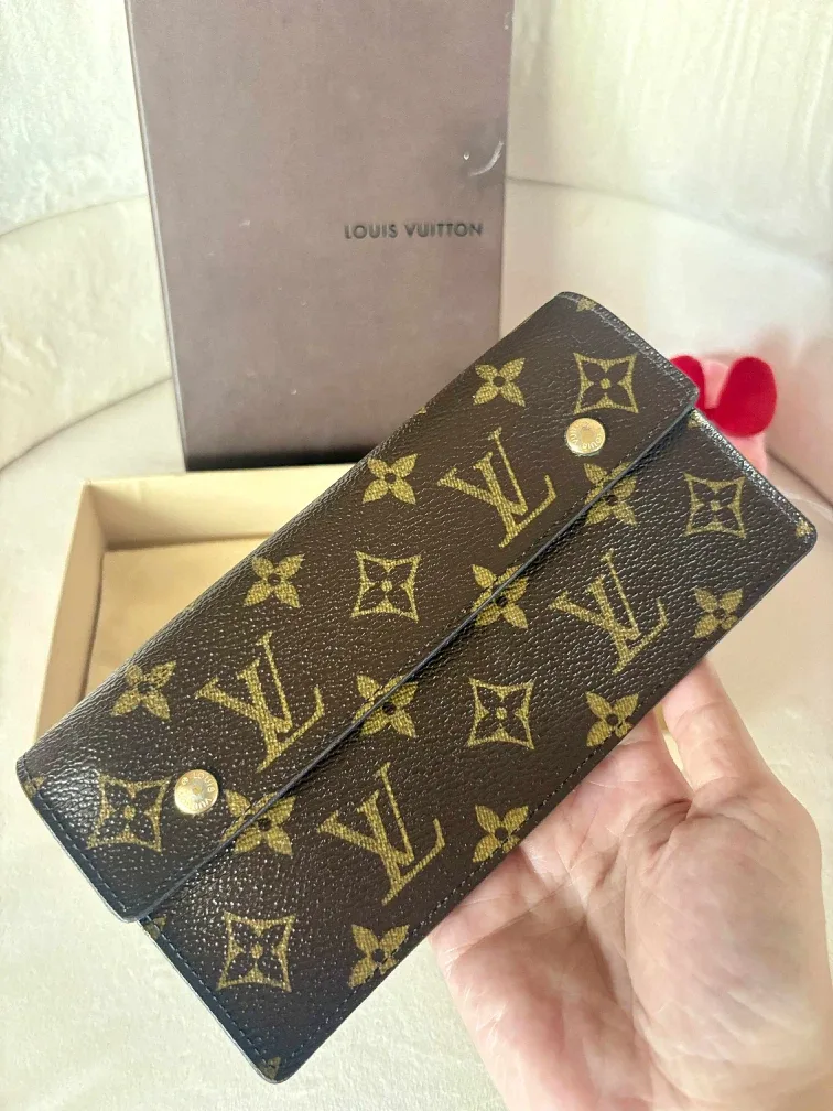 LV Accordion Wallet On Chain 2007 image indicator(6)