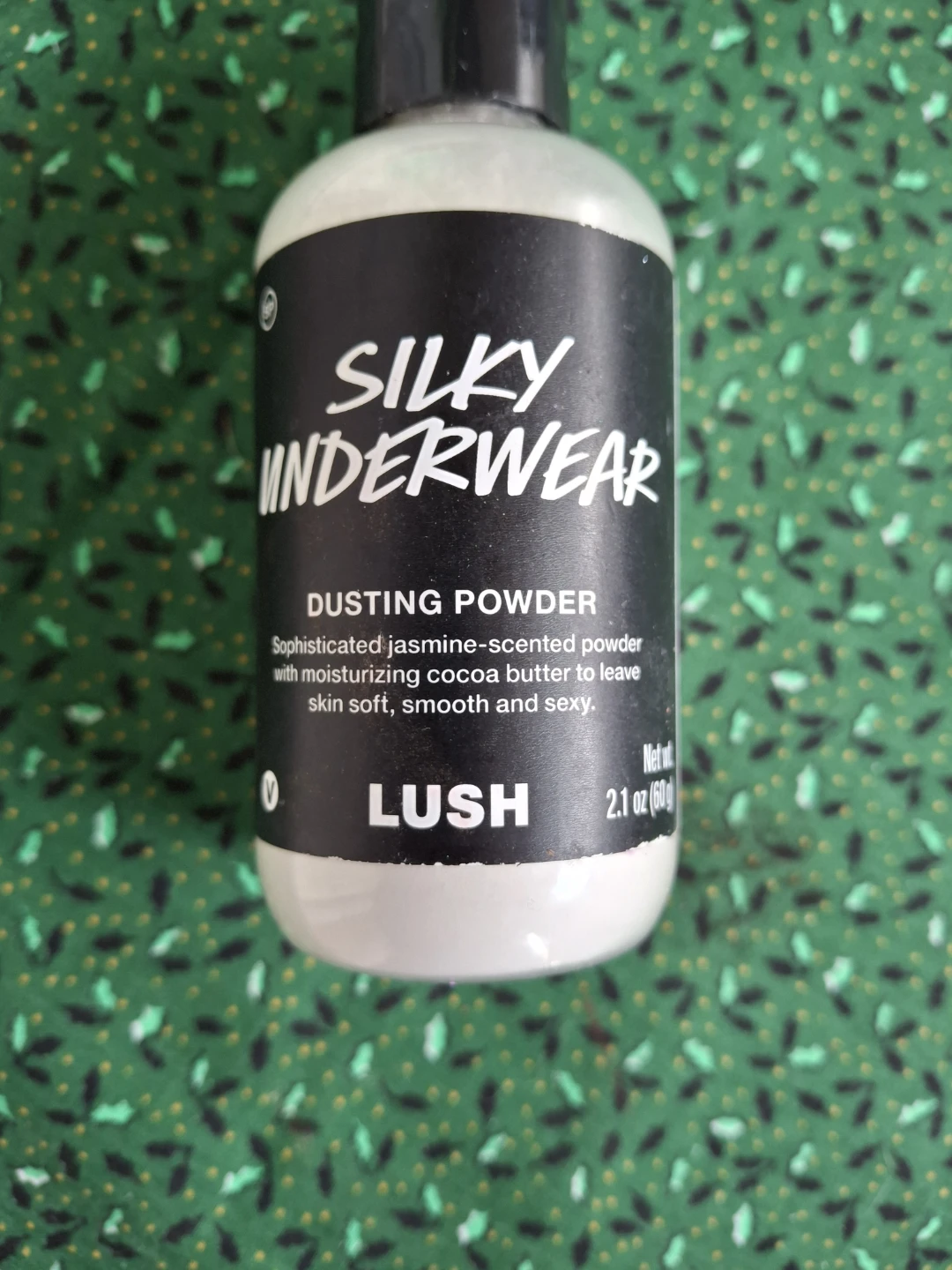 Lush Silky Underwear Dusting Powder