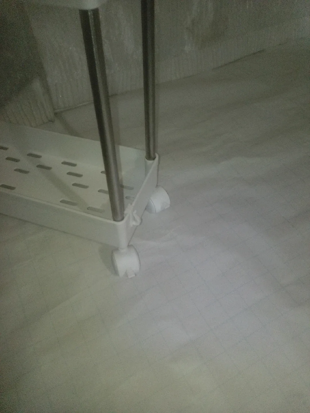 White 3-Tier Rolling Cart image indicator(2)