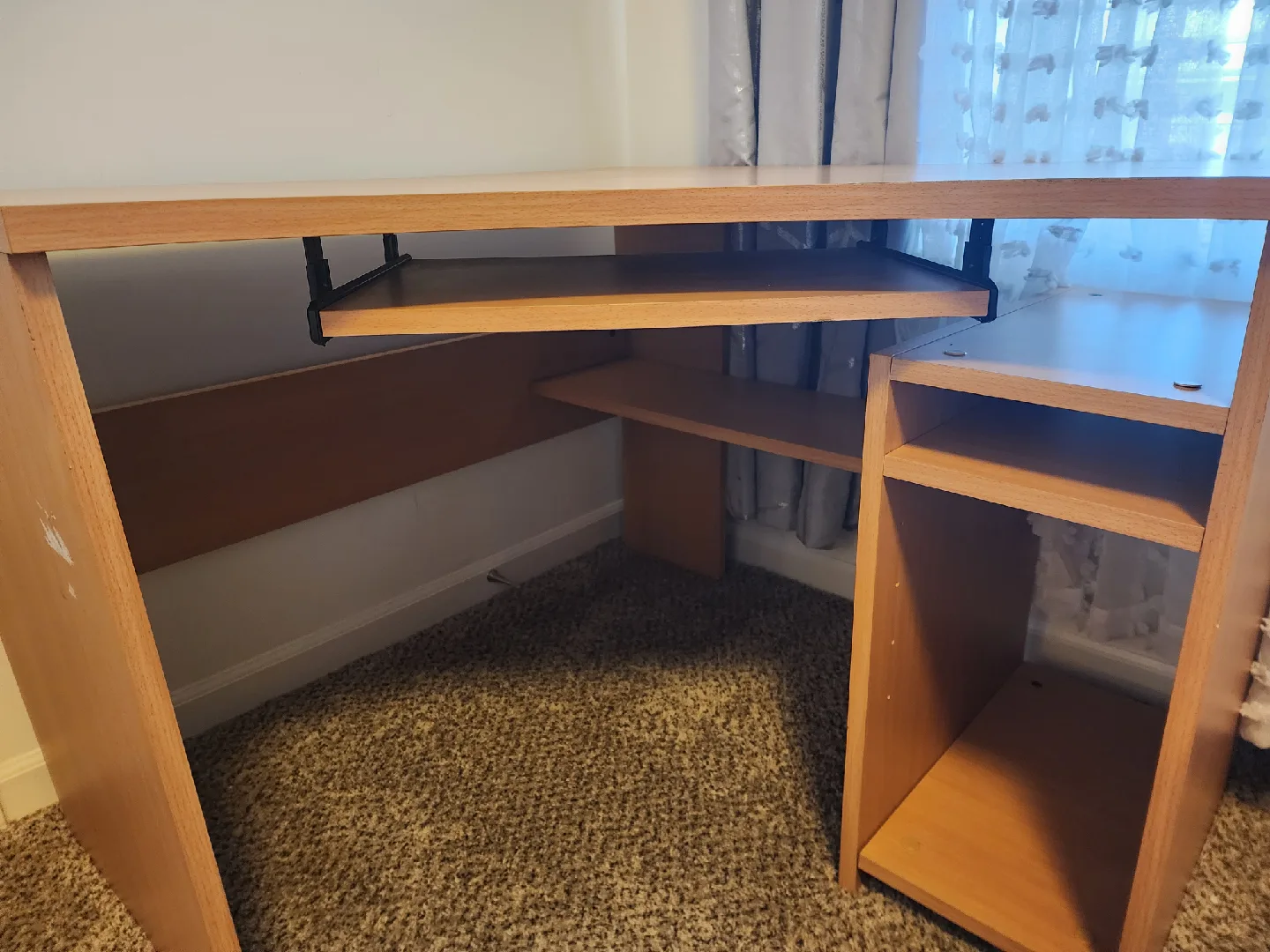 Wooden Corner Desk with Keyboard Tray image indicator(3)
