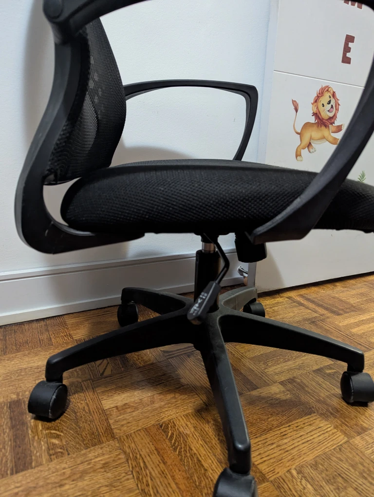 Black Mesh Office Chair - photo 3