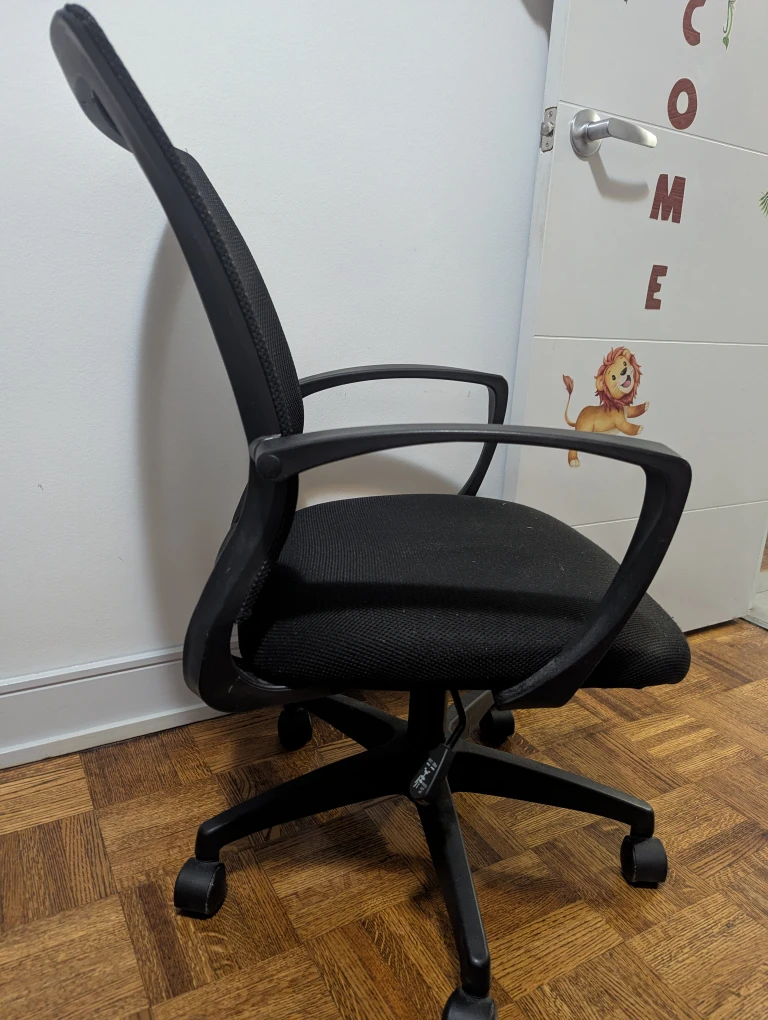 Black Mesh Office Chair - photo 4