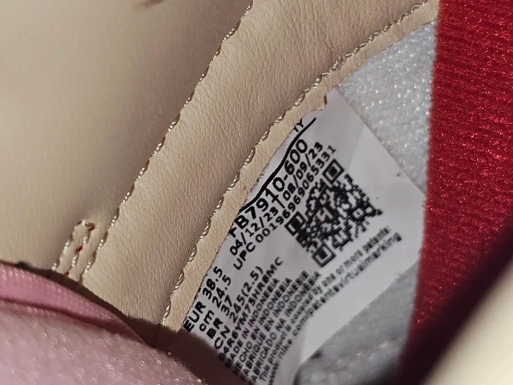 Nike Dunk Low Rose Whisper Shoes image indicator(6)