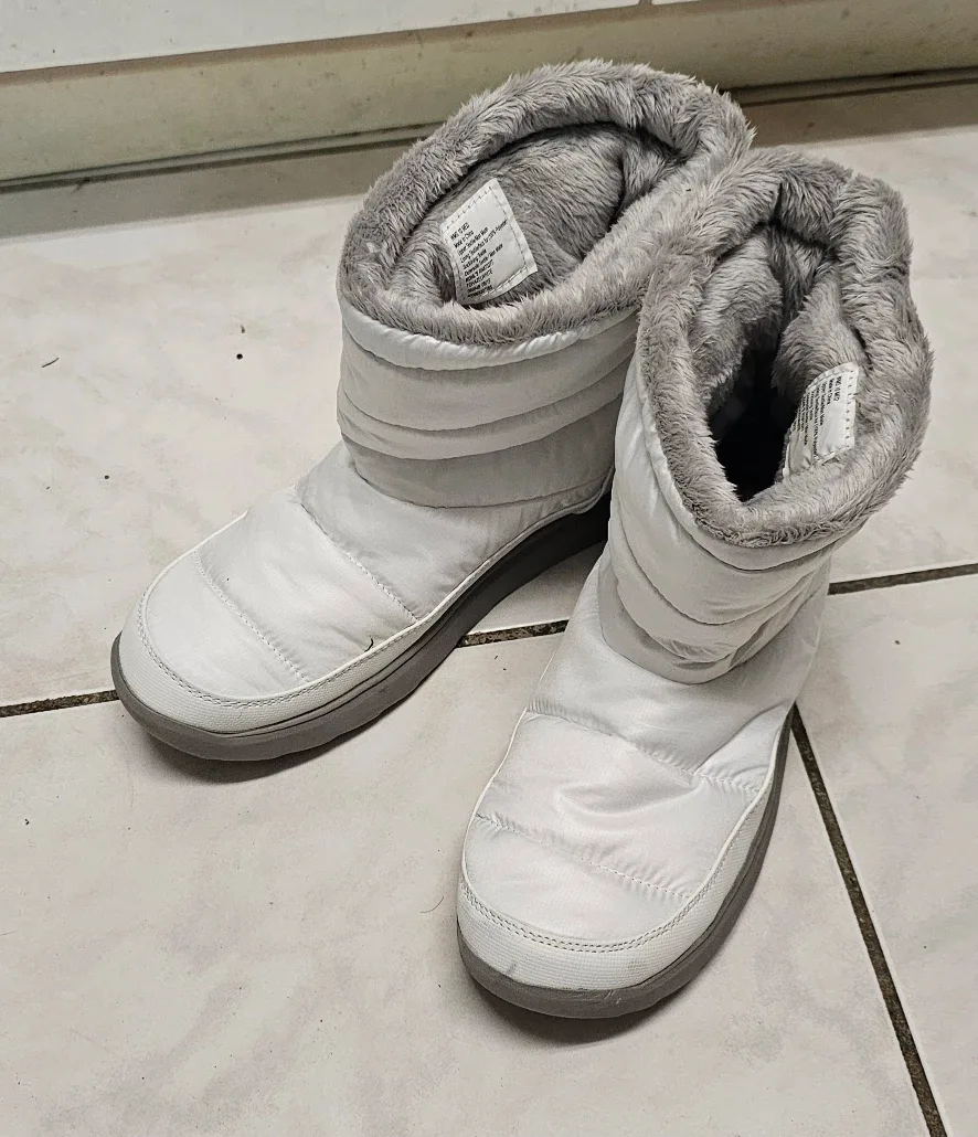 White Puffer Winter Boots - Size 10