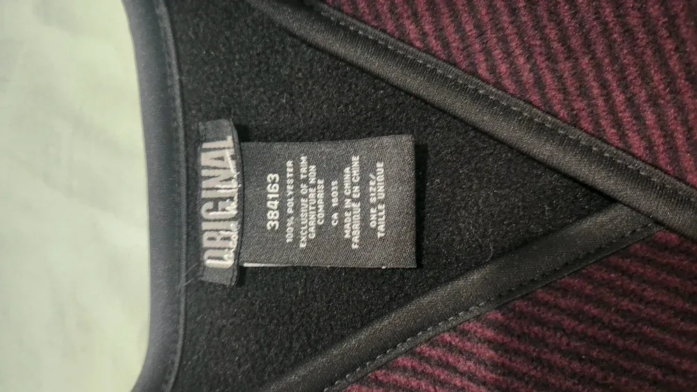 Brand new Poncho - Burgundy, Red, Grey image indicator(5)