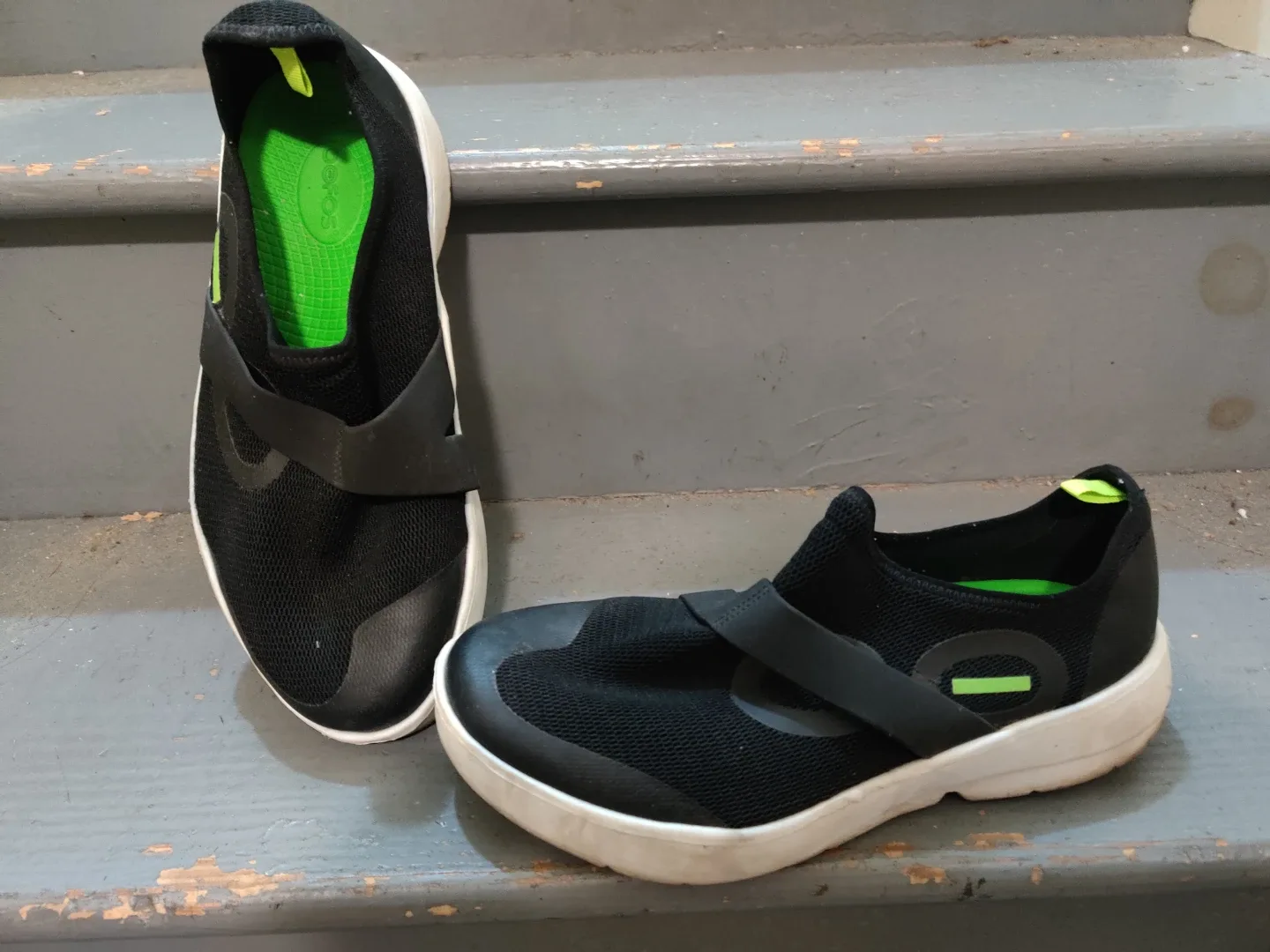 Oofos Soles Black Slip-On Shoes image indicator(2)