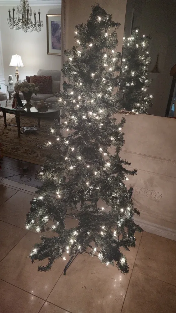 Pre-lit Artificial Christmas Tree image indicator(2)