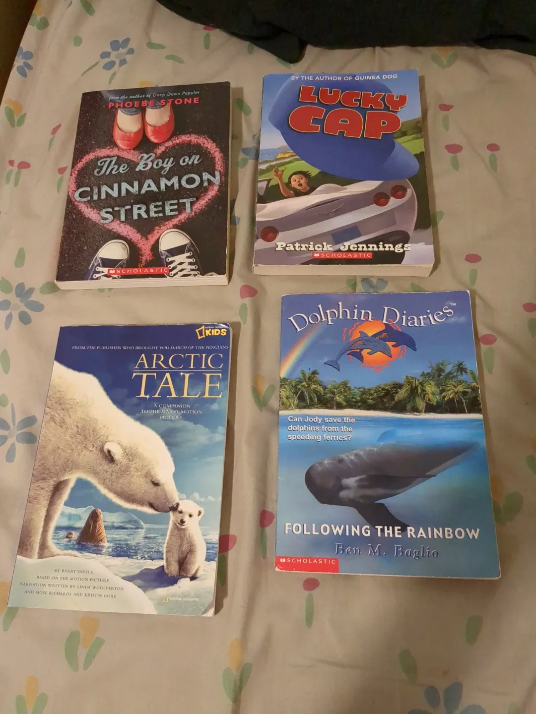 Kids' Book Bundle: Magic Tree House, Geronimo Stilton + image indicator(2)