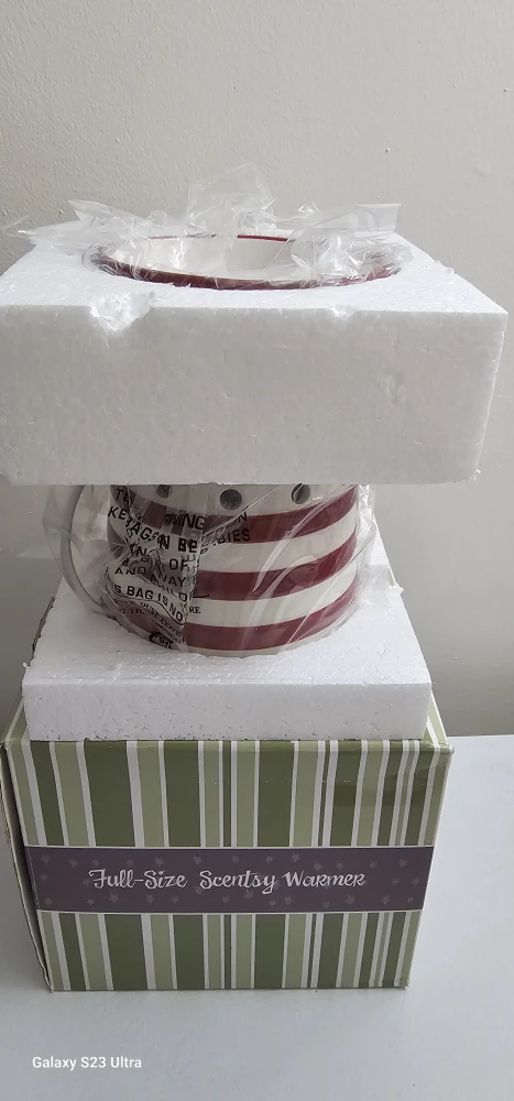 Scentsy Full-Size Warmer - New in Box!
