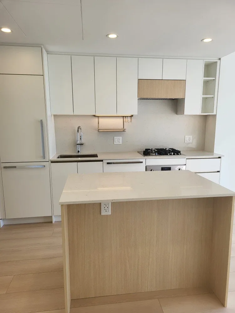 A brand new one bed with a Den  at king George station Surrey image indicator(5)