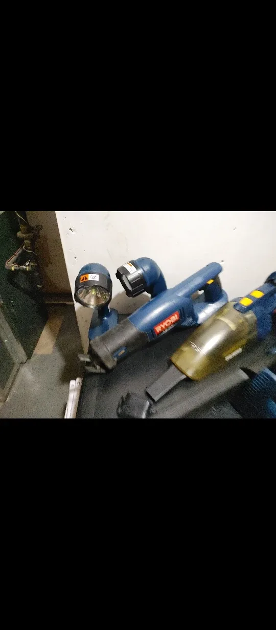 Power tools ryobi and mixed image indicator(5)