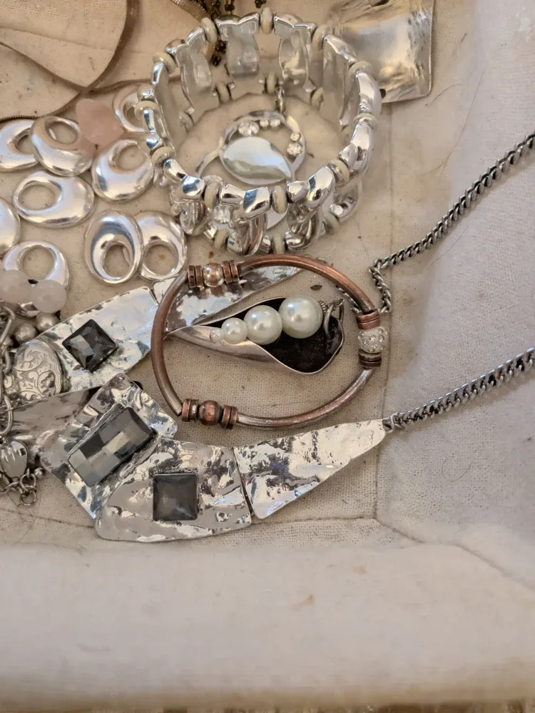 Assorted Silver Tone Costume Jewellery image indicator(9)