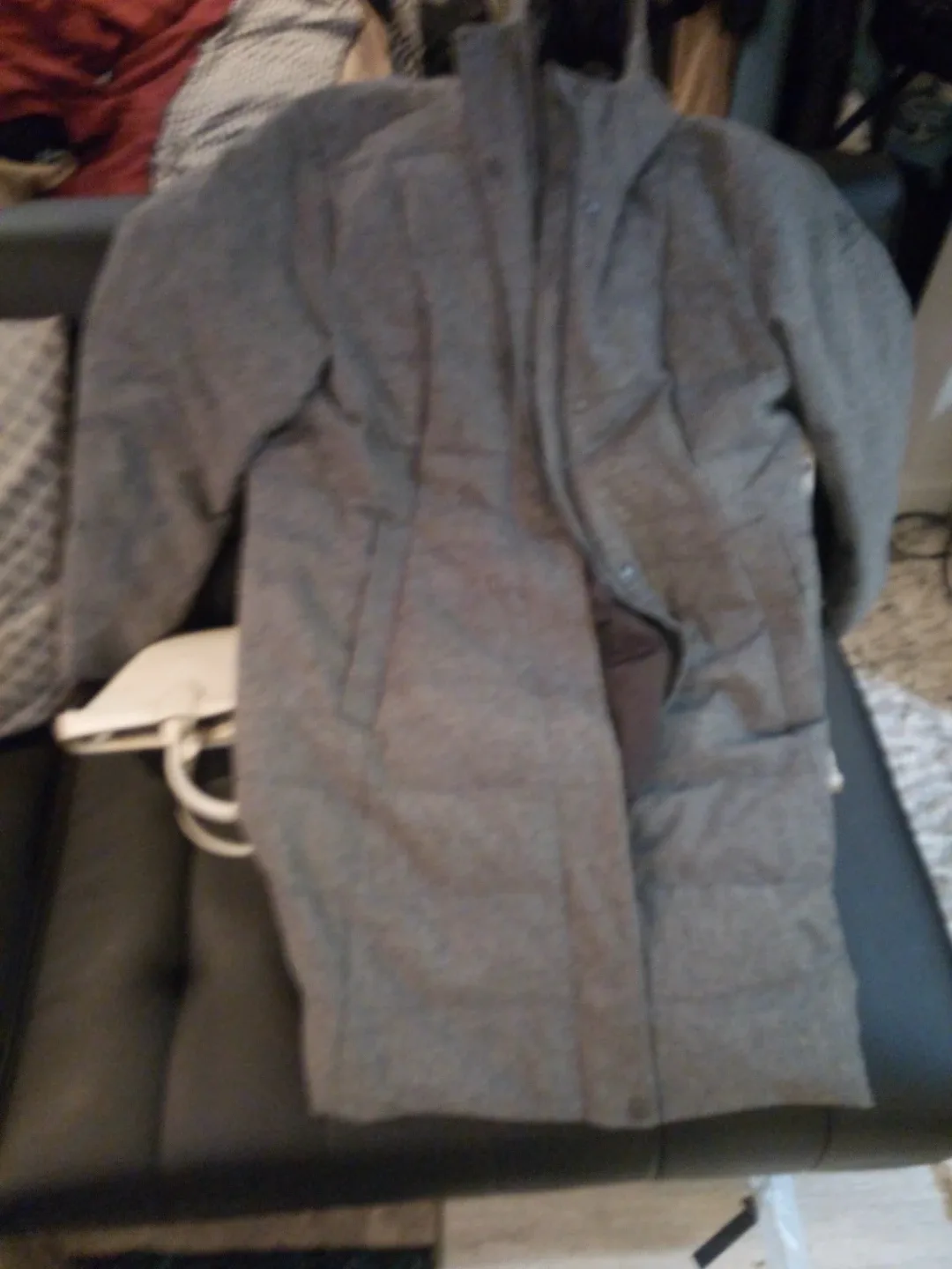 Grey Puffer Coat image indicator(4)