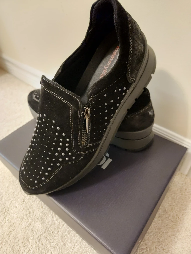 Italian  Memory Foam Shoes - Size 10