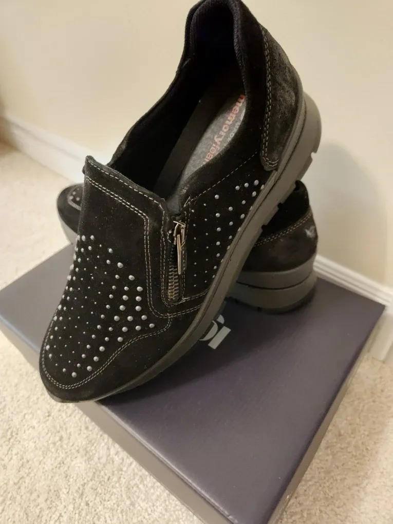 Italian  Memory Foam Shoes - Size 10