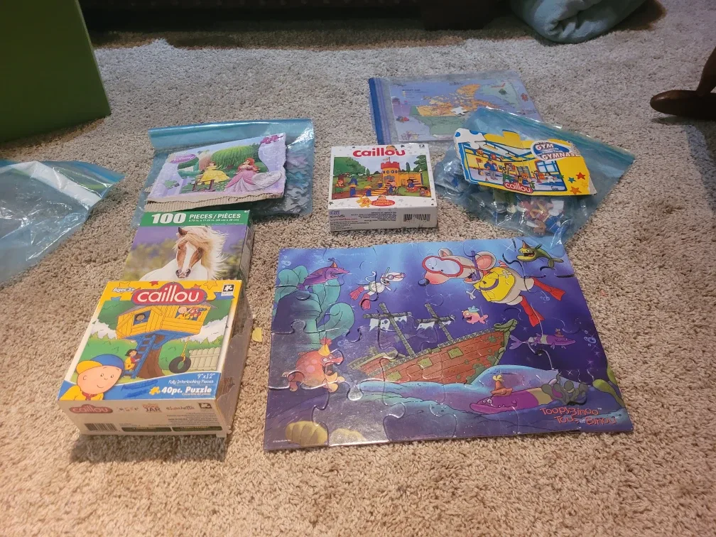 Assorted Kids Puzzles: Caillou, Disney Princess, Toopy&Binoo