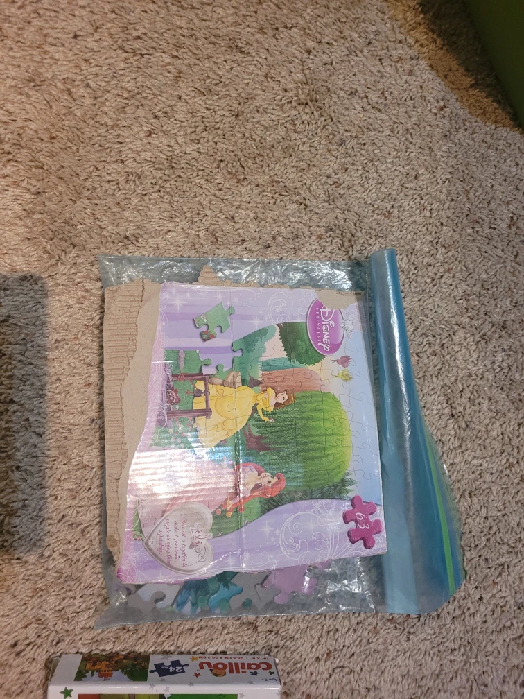 Assorted Kids Puzzles: Caillou, Disney Princess, Toopy&Binoo - photo 5