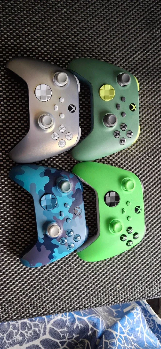 Xbox Wireless Controllers - Silver, Green, Camo thumbnail