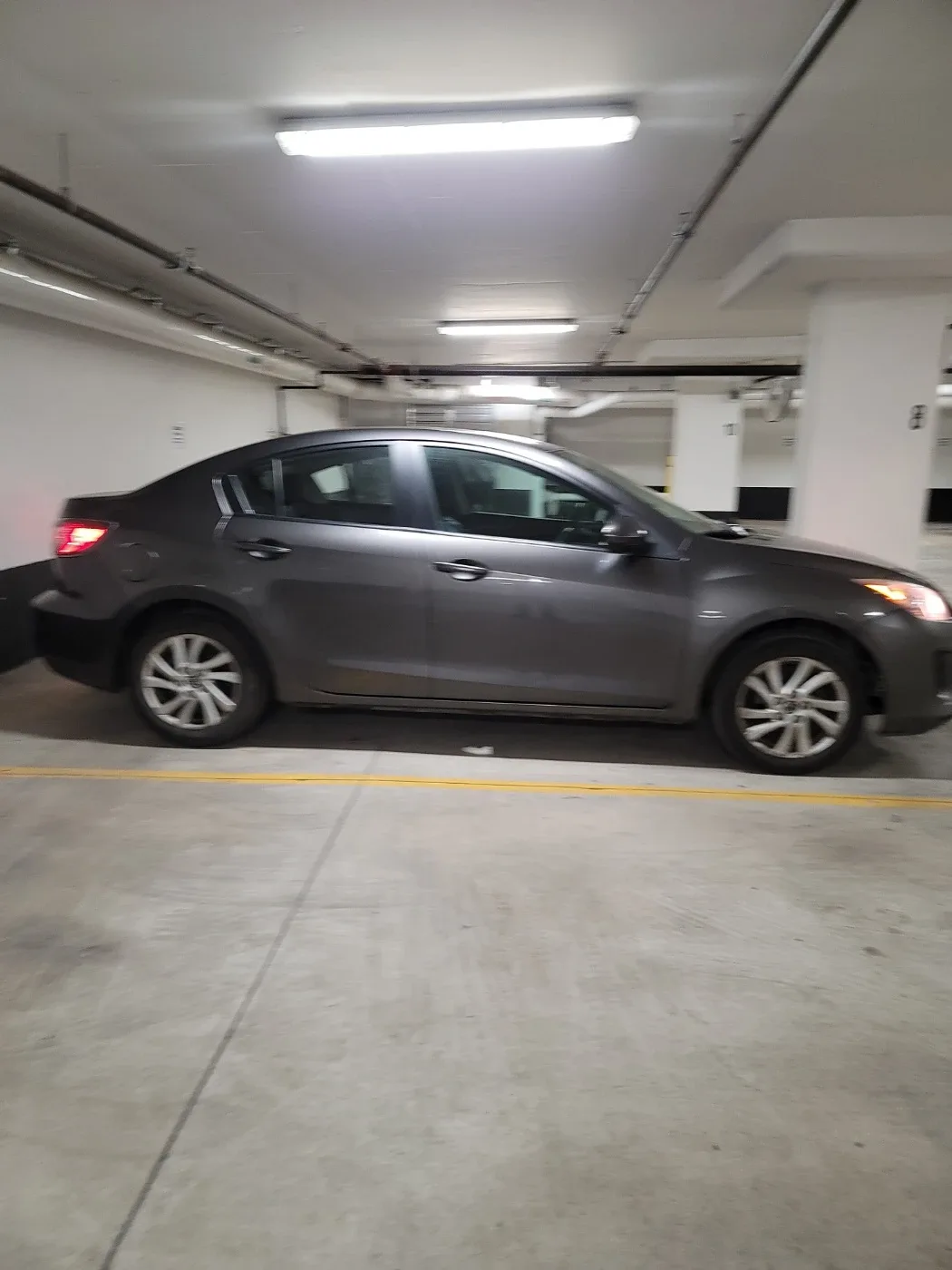 2013 Mazda 3 Sedan - Great Condition! image indicator(2)