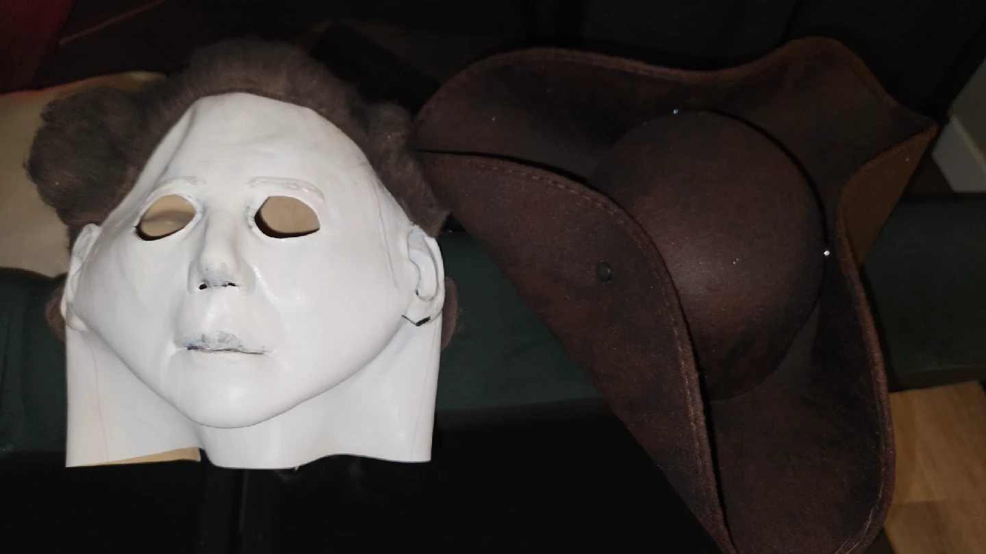 Pirate Hat with Attached Hair & Michael Myers Mask - photo 2