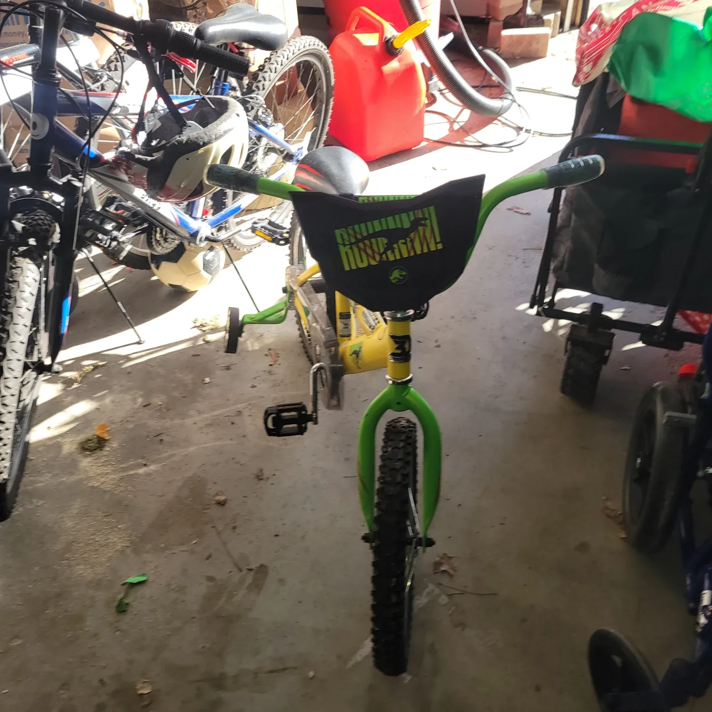 Jurassic World Velociraptor Kids' Bike 16" image indicator(3)