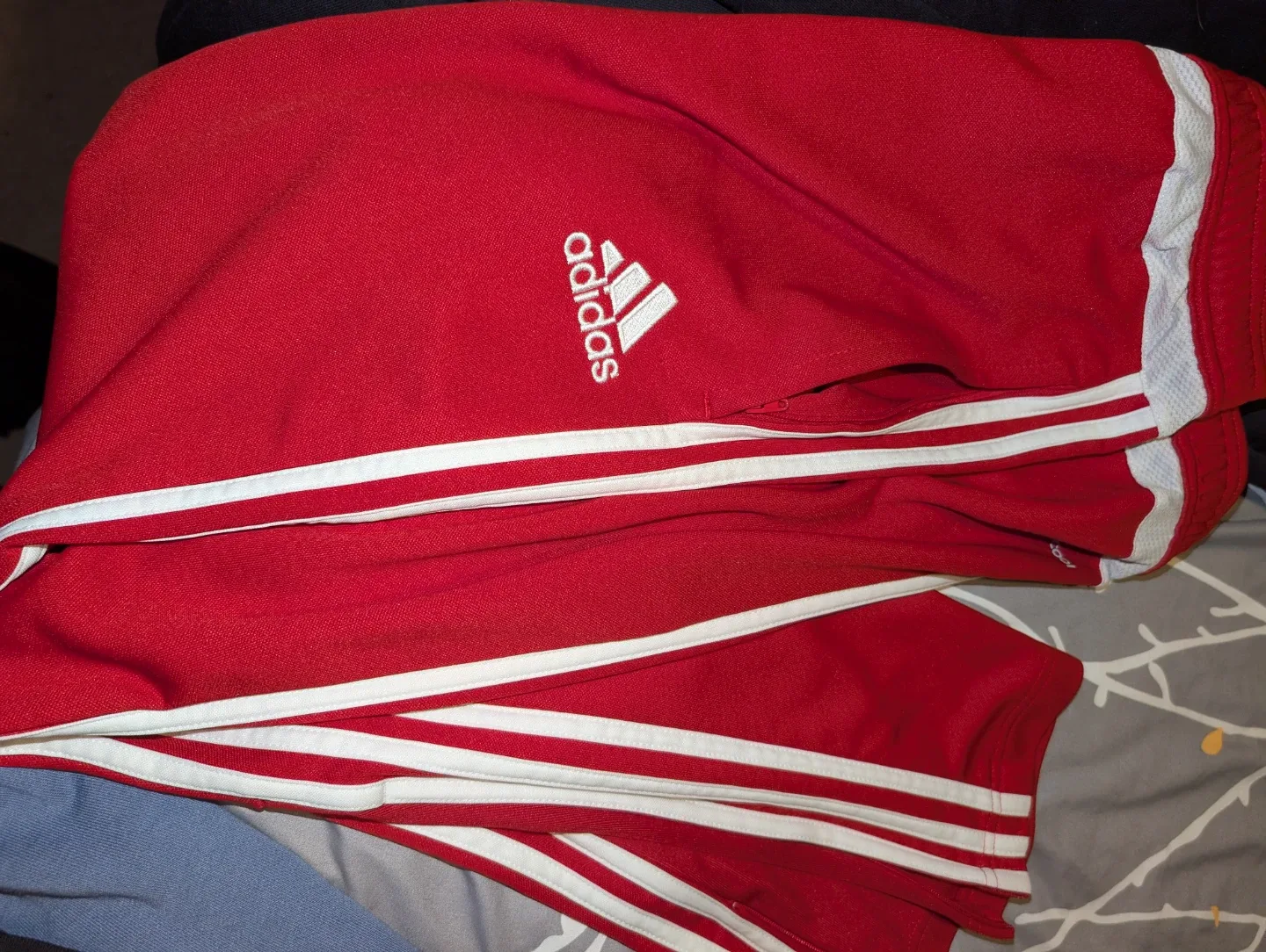 Various Adidas pants size Medium/Large image indicator(8)