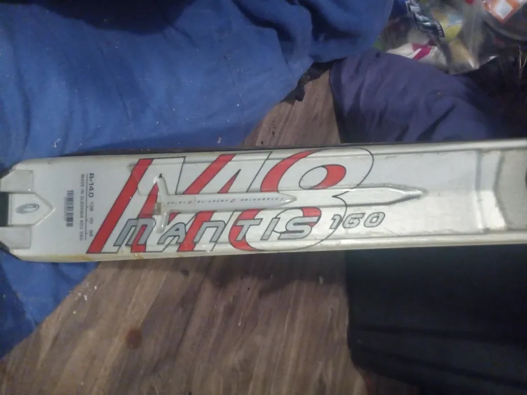Used Skis: Salomon 710  bindings , Elan, Mantis m8 160