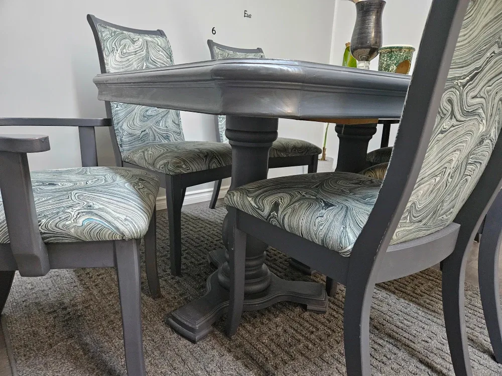 Dining Table Set for Sale! image indicator(2)