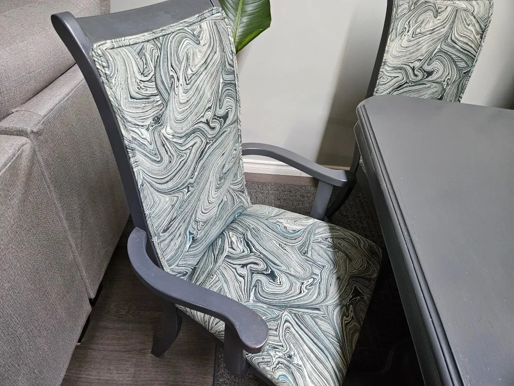 Dining Table Set for Sale! image indicator(3)