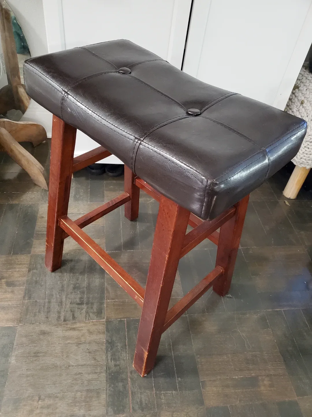 Brown saddle Stool image indicator(3)