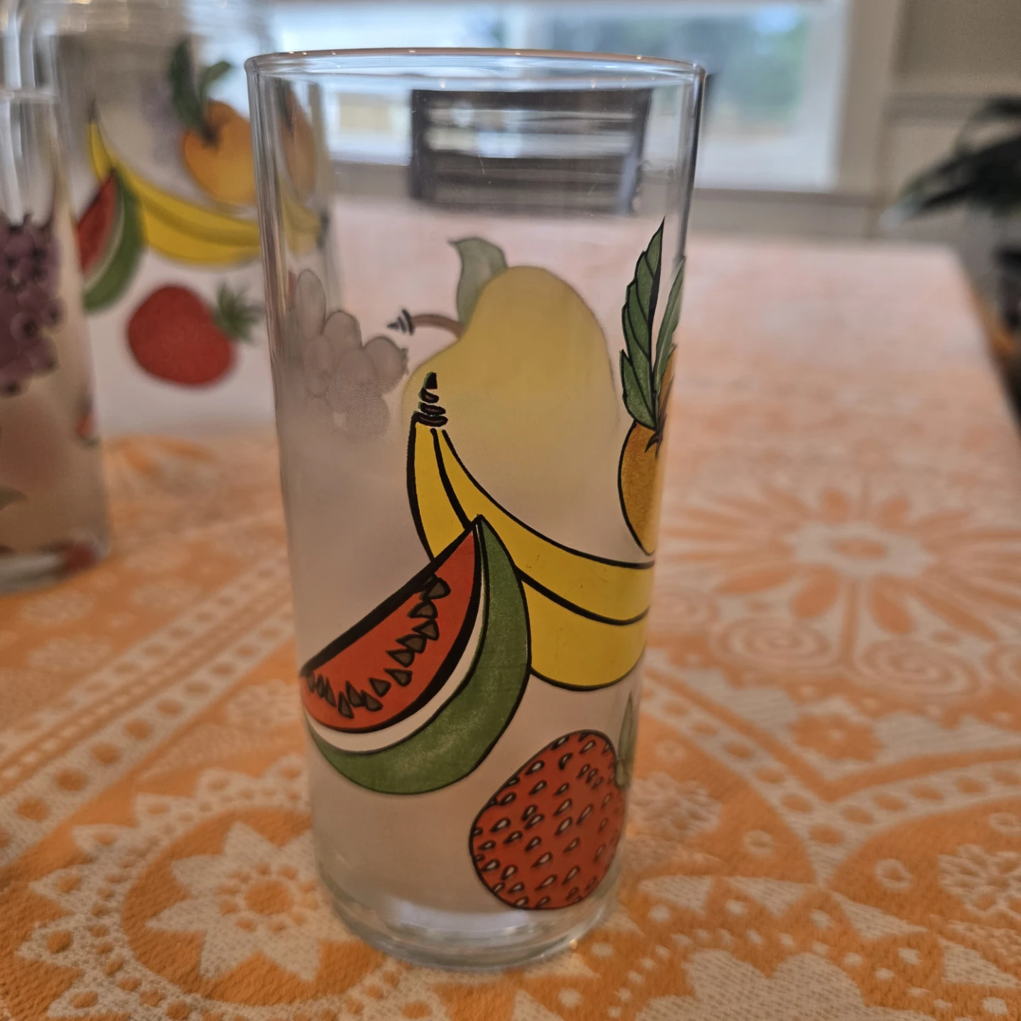 Vintage "Darlington Frosted Fruit" (8)piece Jugs & Juice Glasses - photo 3