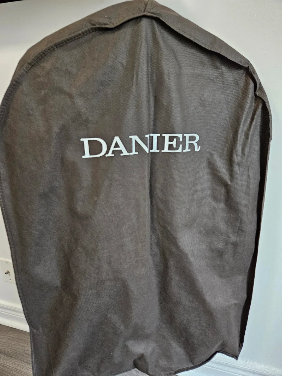 Danier Genuine Italian Leather Jacket - Size 4 image indicator(10)