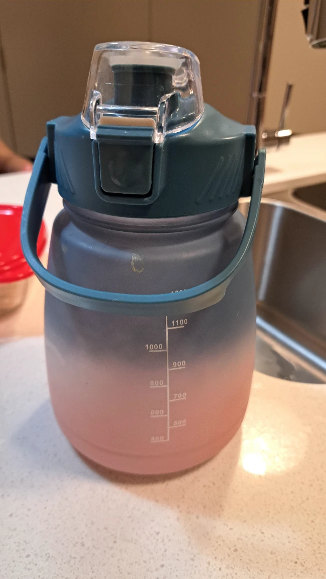 Gradient Water Bottle - Hydrate in Style! - photo 2