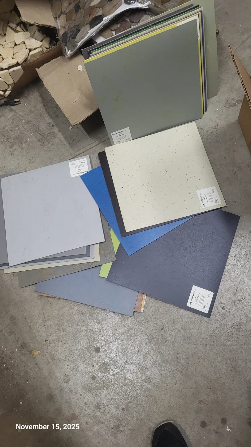 🥕 FREE Marmoleum 12x12 tiles...ECO friendly, natural product. image indicator(2)