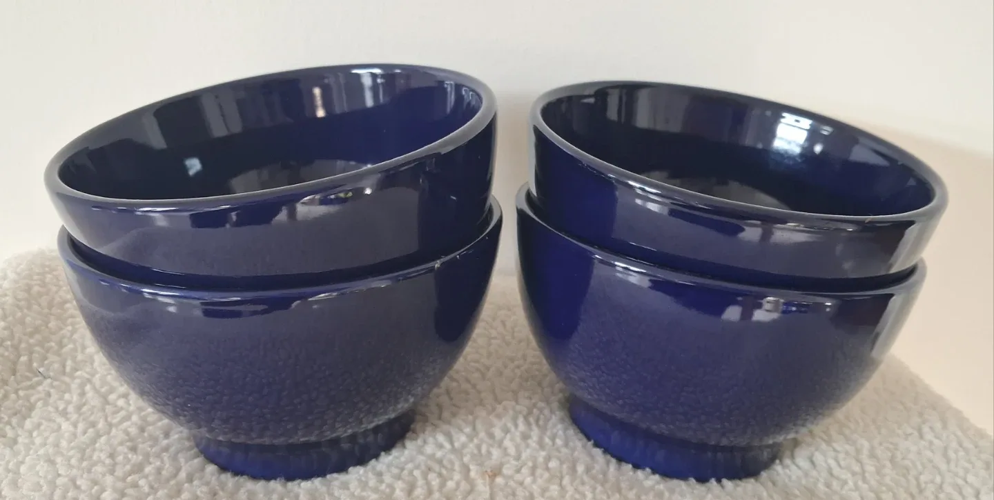 Wicker Basket with Bowls & Cloths image indicator(4)